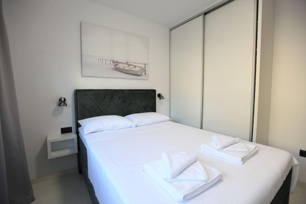 Luxury Villa Lana Apt, Seaview Terrace, Large Outdoor Space, Bbq Trogir Exterior foto